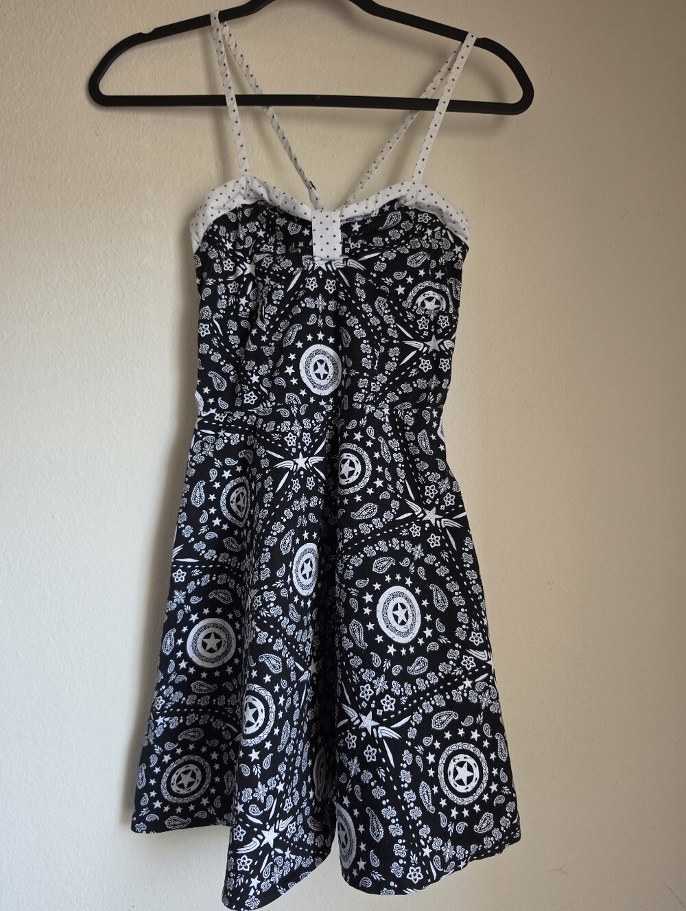 Her Universe Captain America Marvel Black And White Dress Cosplay Juniors Medium